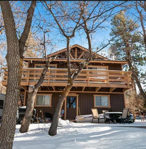 Snow Much Fun - EV-friendly, Ski-In & Ski-Out, Designer Interior, New Host Deal Big Bear Lake